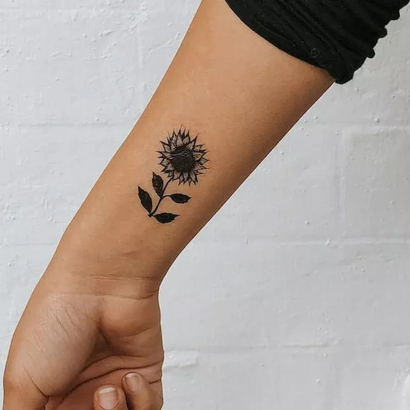 black-sunflower-temporary-tattoo Black Sunflower – Temporary Tattoo