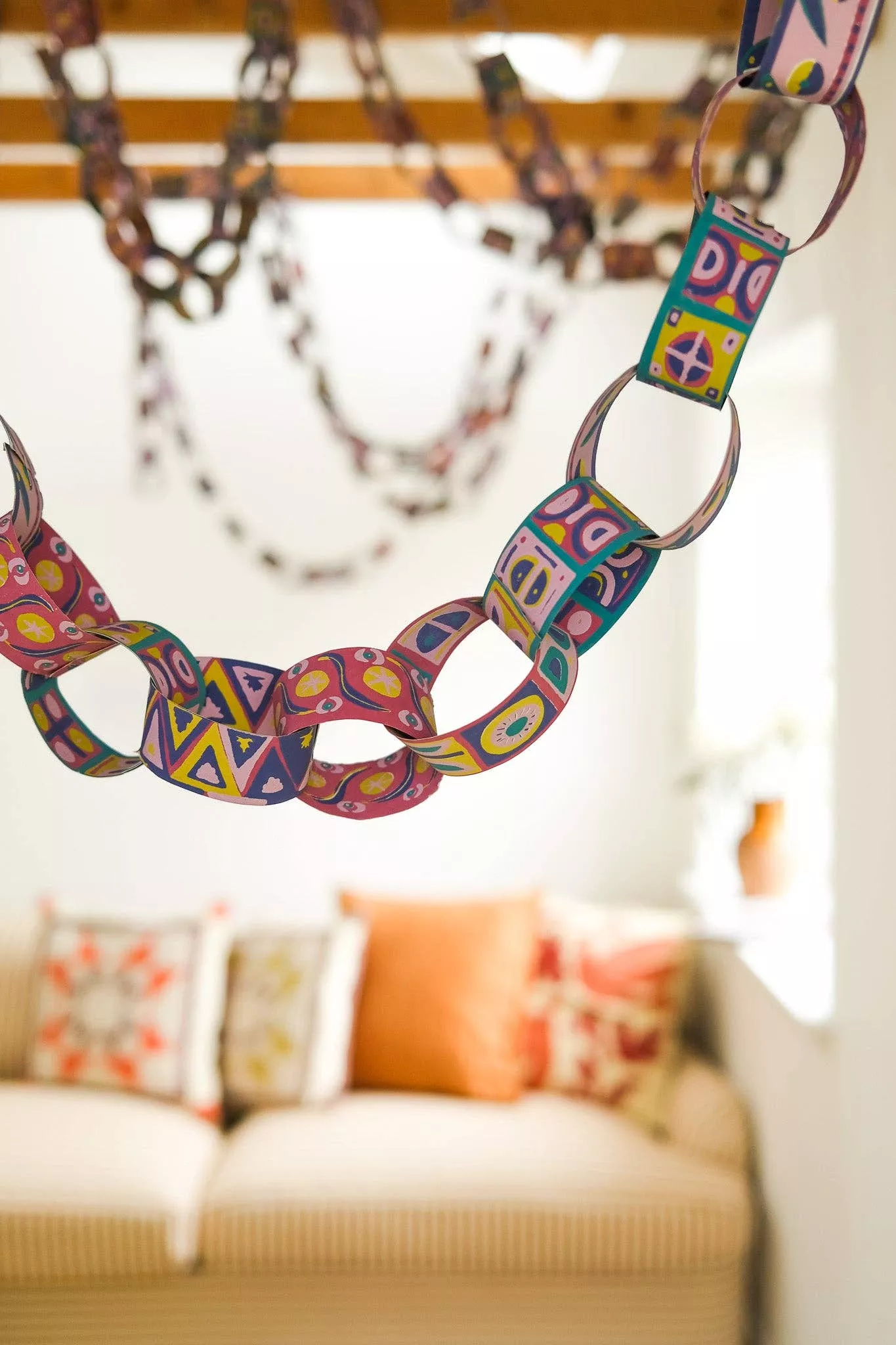 bloomsbury-paper-chain-kit BLOOMSBURY PAPER CHAIN KIT