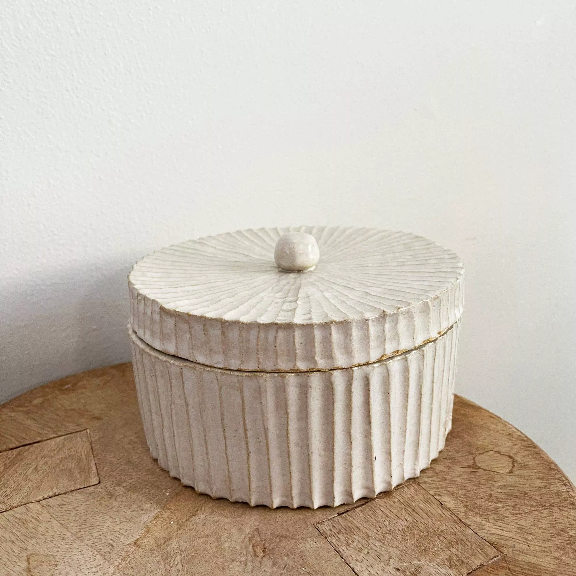 Ribbed Containers: Short & Wide